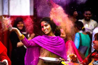 Holi Essay In Hindi